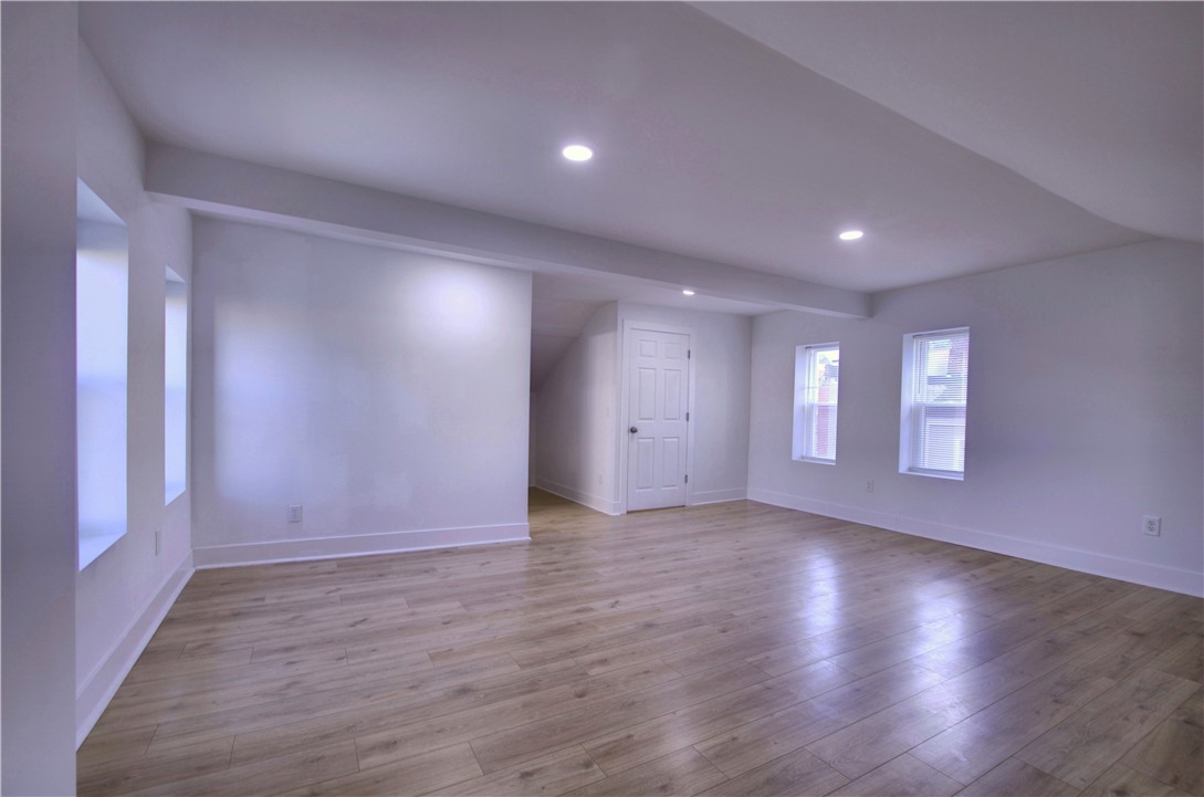 1327 Reddour St