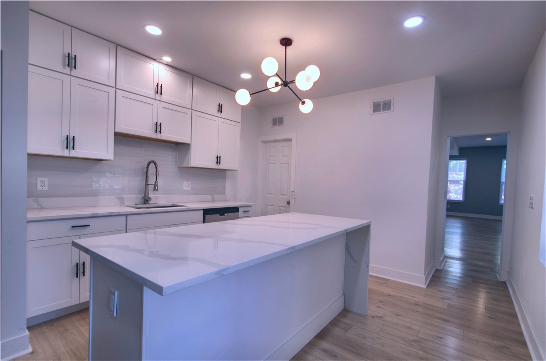1327 Reddour St