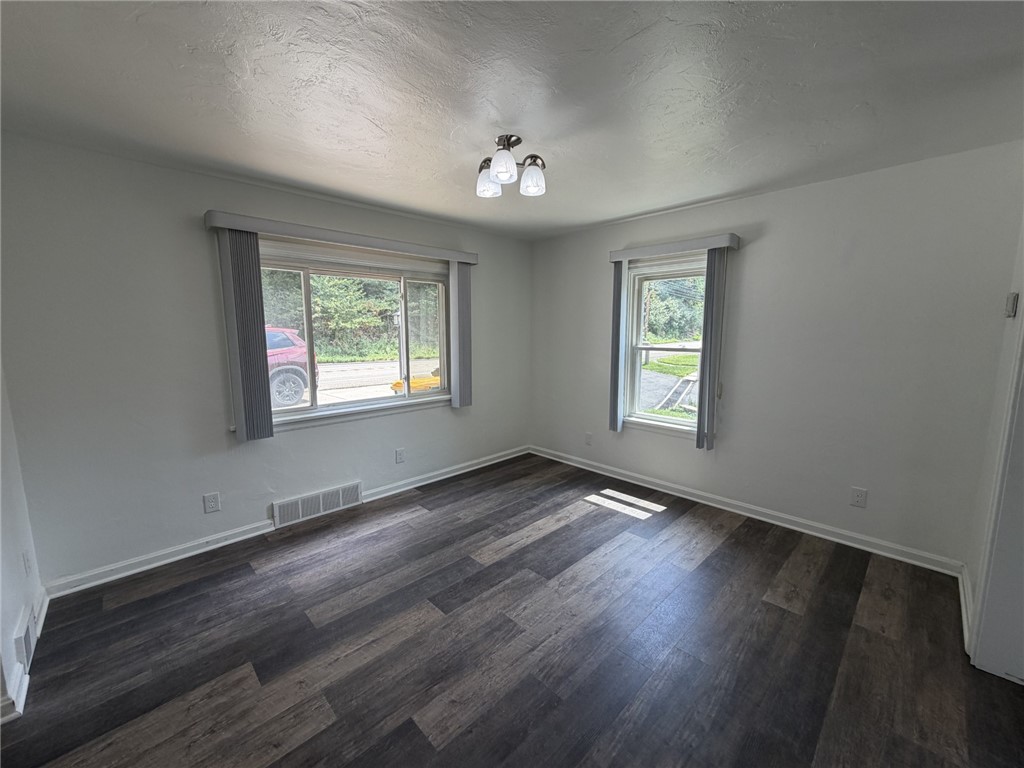 1113 Rochester Rd