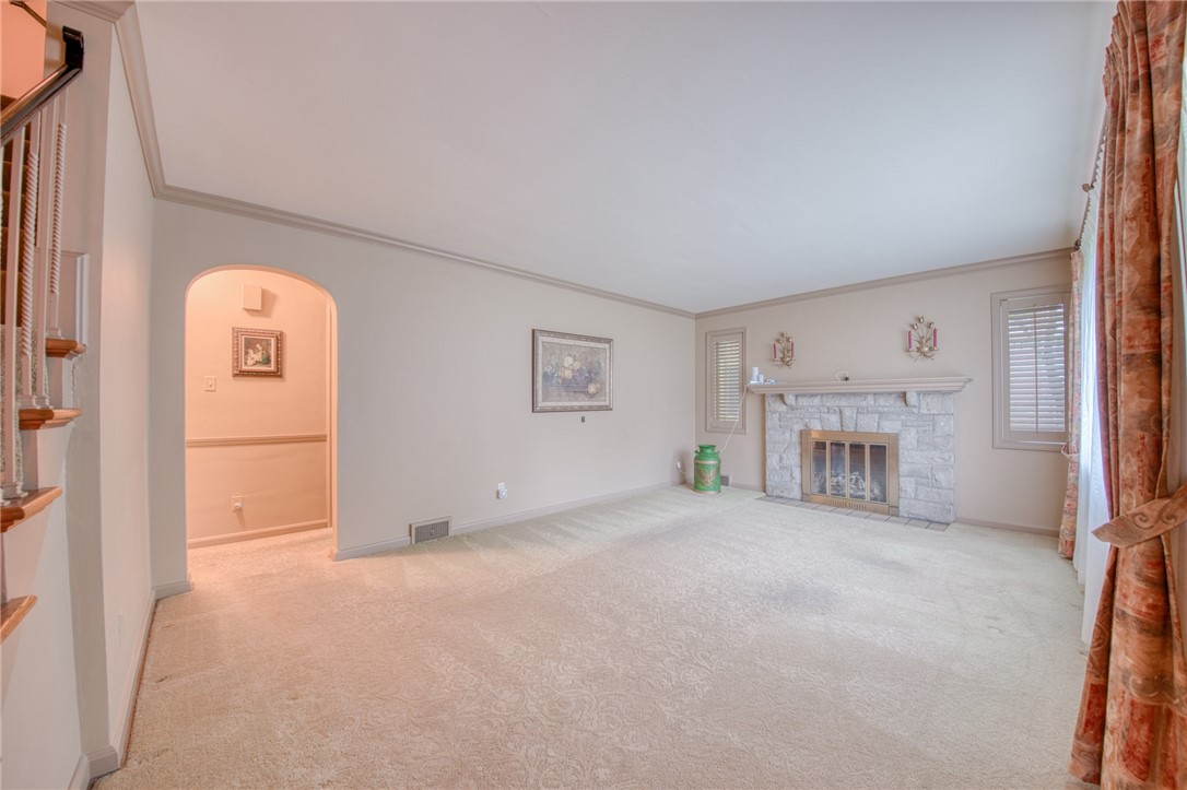 209 Glenview Drive