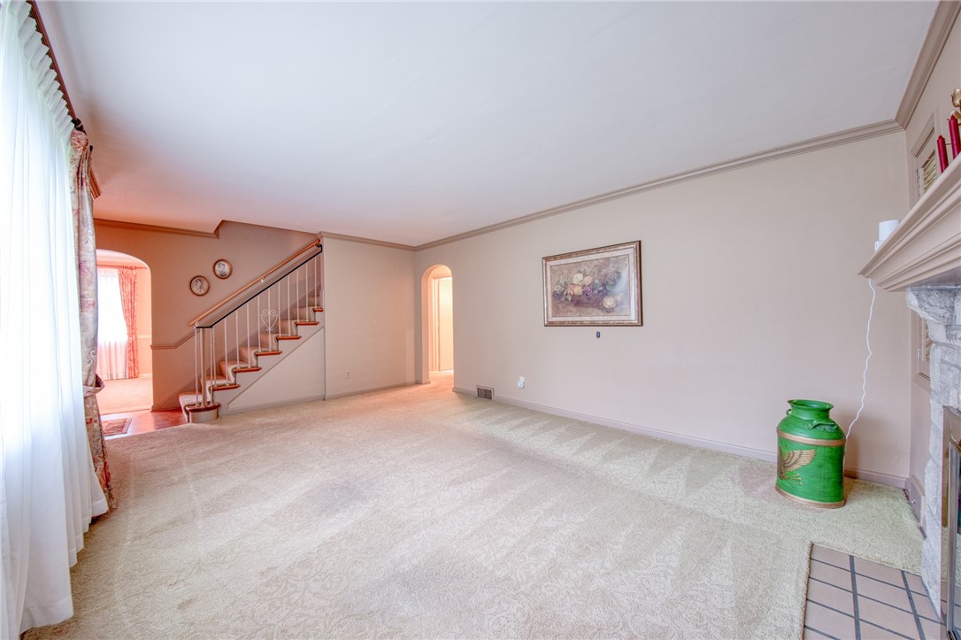 209 Glenview Drive