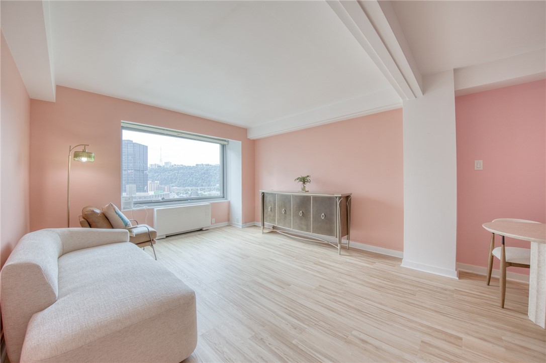 320 Fort Duquesne Blvd 16B