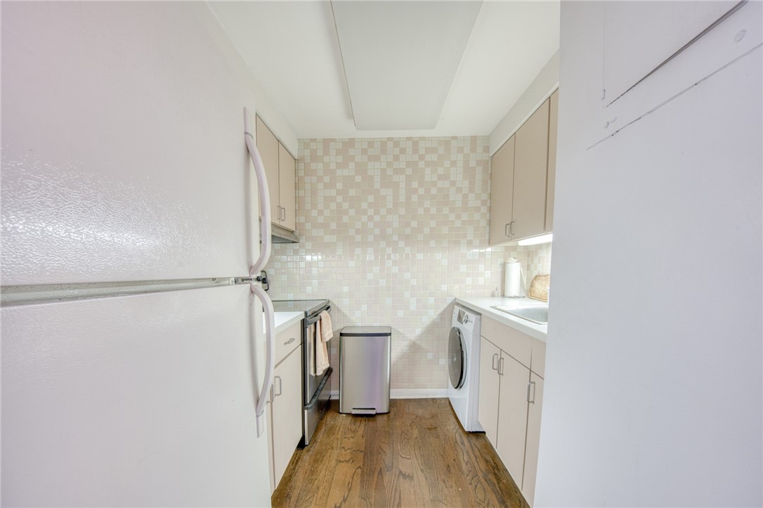 320 Fort Duquesne Blvd 16B