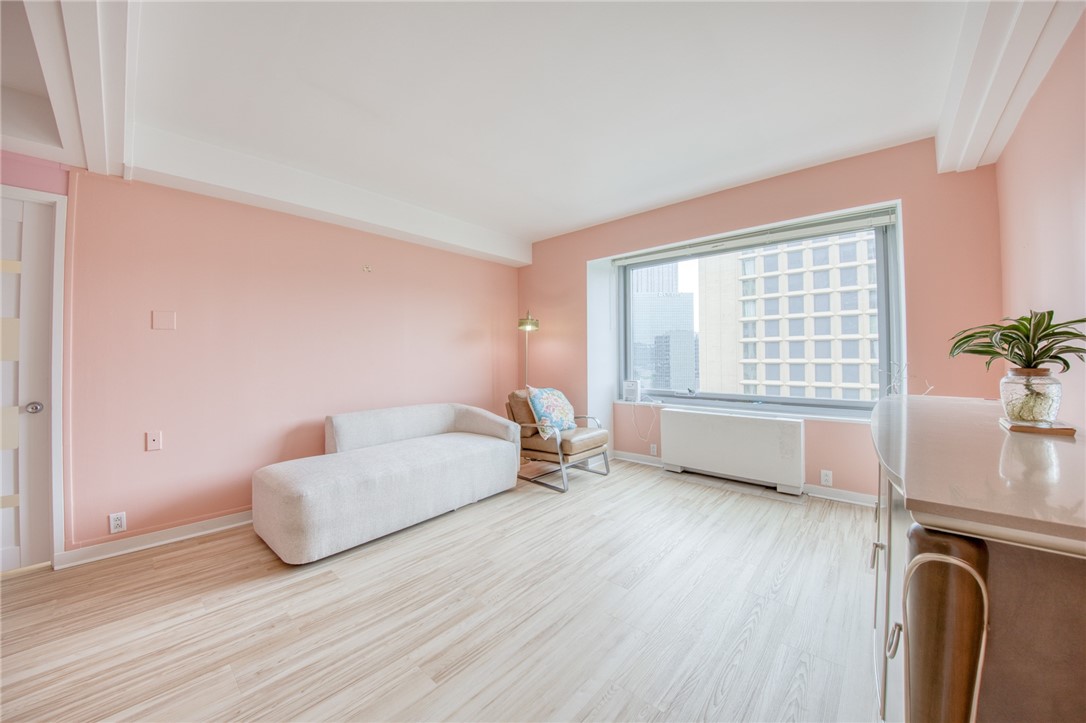 320 Fort Duquesne Blvd 16B