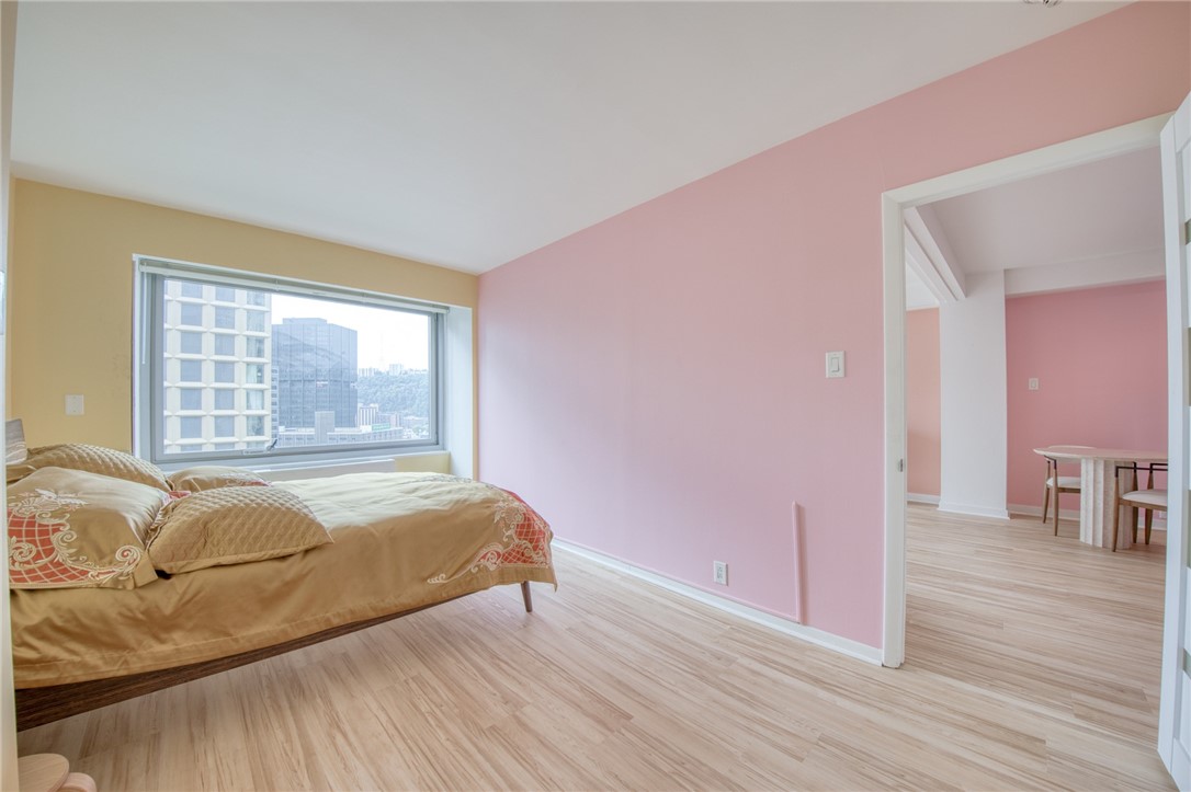 320 Fort Duquesne Blvd 16B