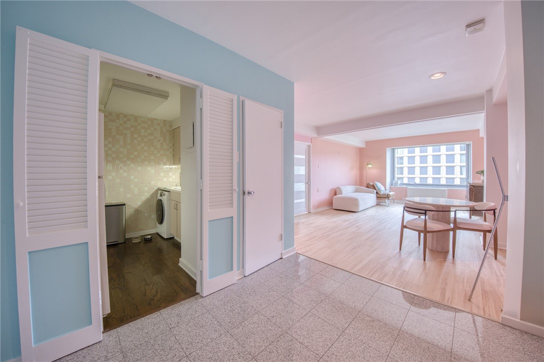 320 Fort Duquesne Blvd 16B