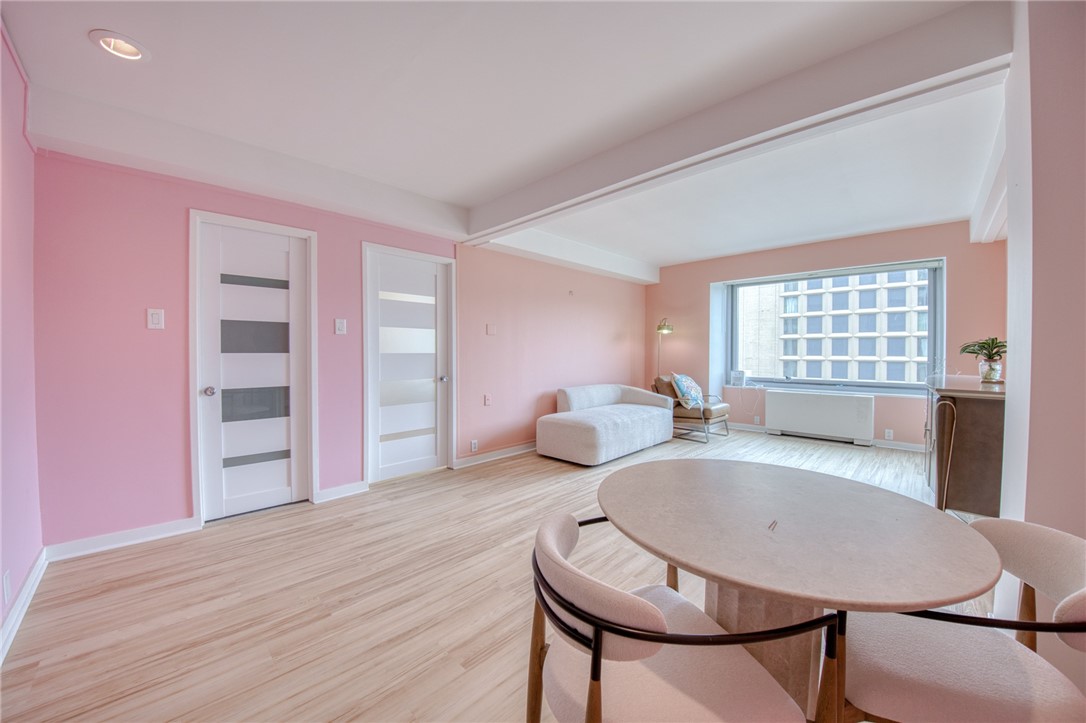320 Fort Duquesne Blvd 16B