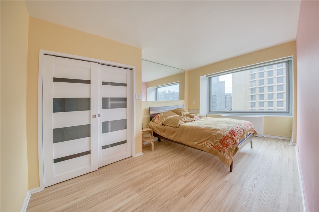 320 Fort Duquesne Blvd 16B