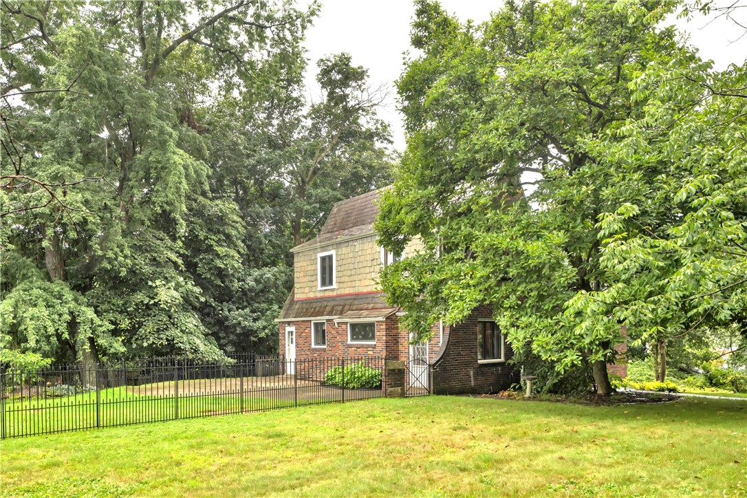 148 E Fairview Ave