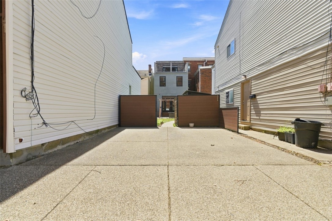 2413 Jane Street
