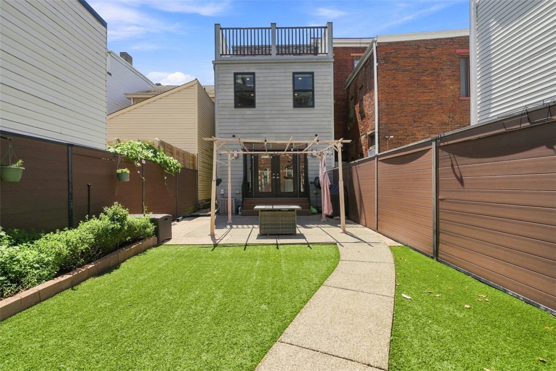 2413 Jane Street