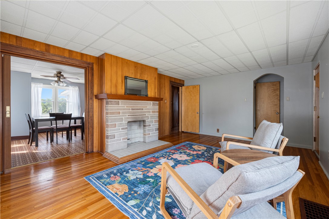 223 Pershing Dr