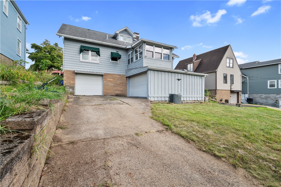 223 Pershing Dr