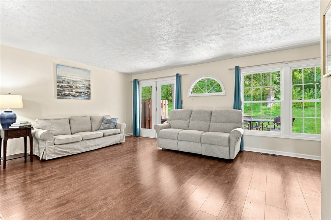 475 Cherryhill Dr