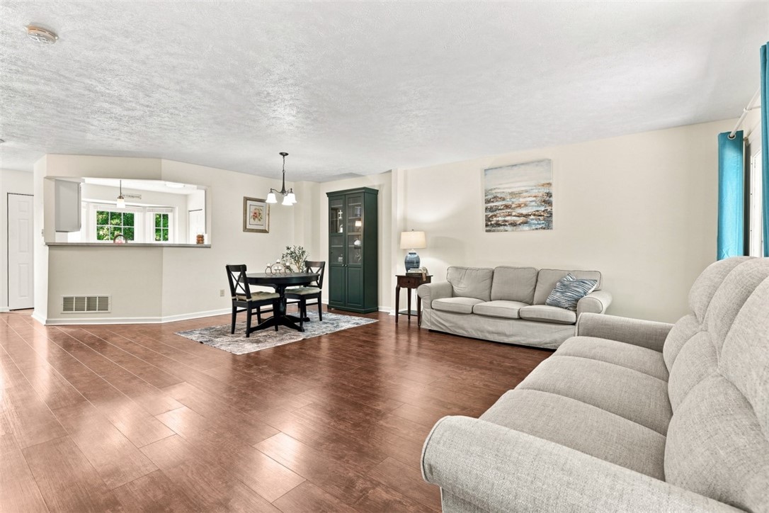 475 Cherryhill Dr