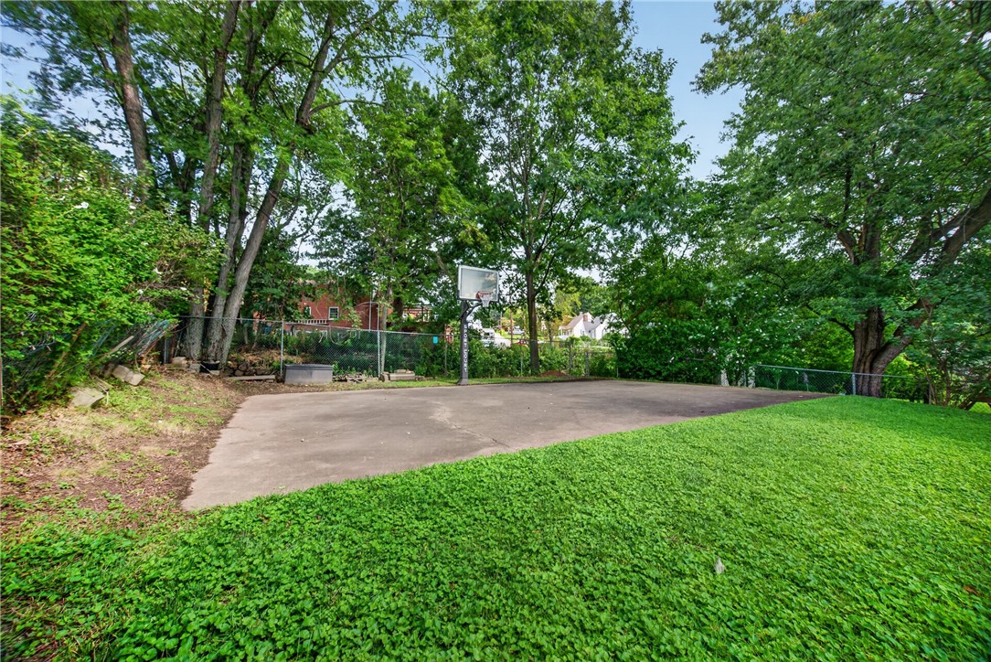 612 Charlotte Dr