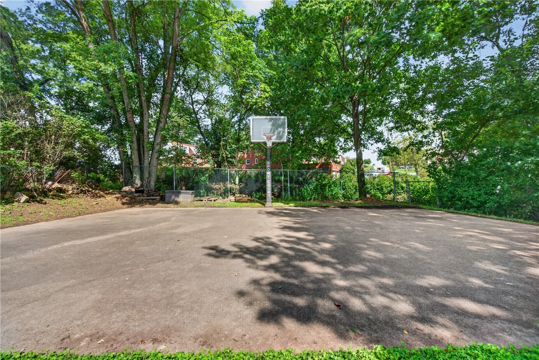 612 Charlotte Dr