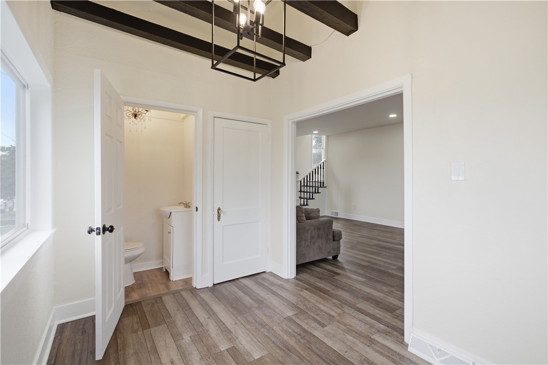 425 Peterson St
