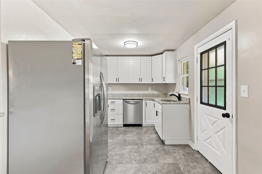 553 Meadowvale Dr