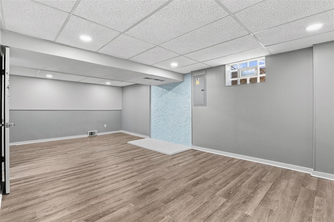 553 Meadowvale Dr
