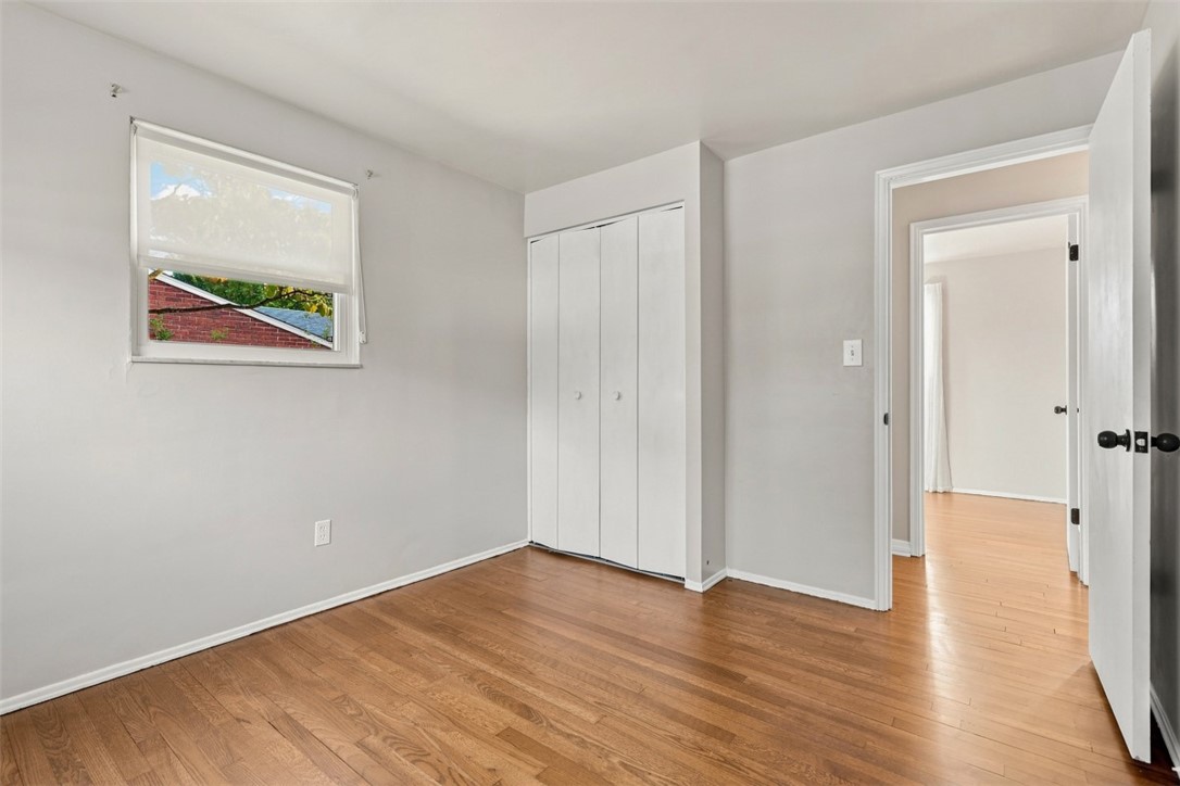 553 Meadowvale Dr