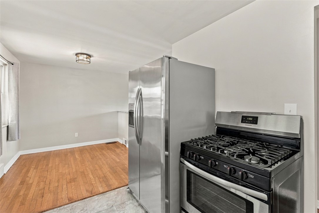 553 Meadowvale Dr