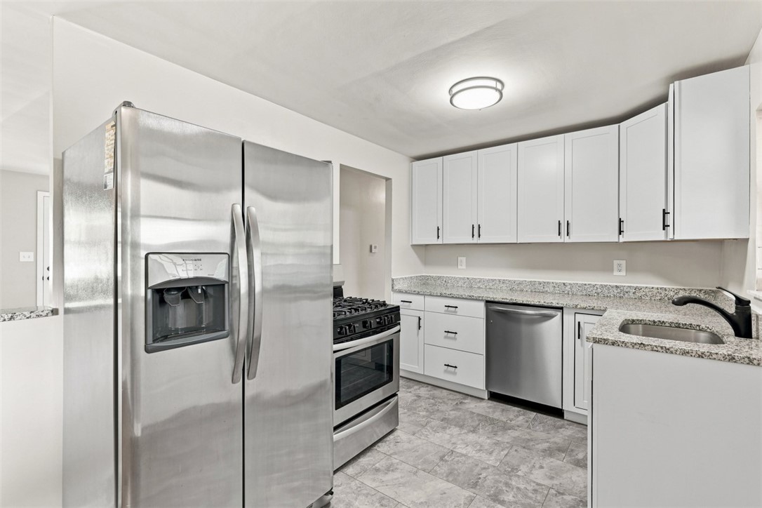 553 Meadowvale Dr