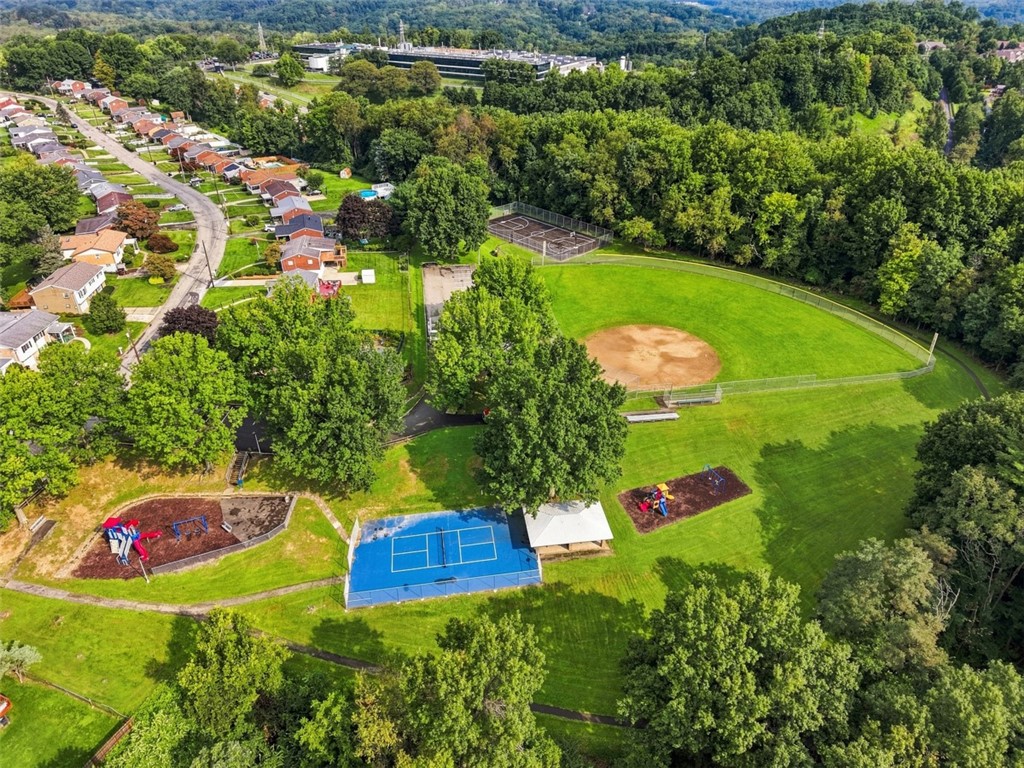 553 Meadowvale Dr