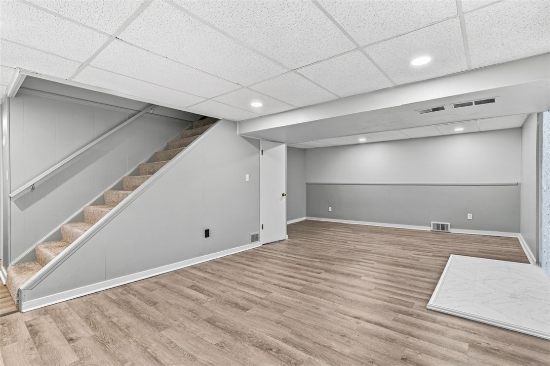 553 Meadowvale Dr