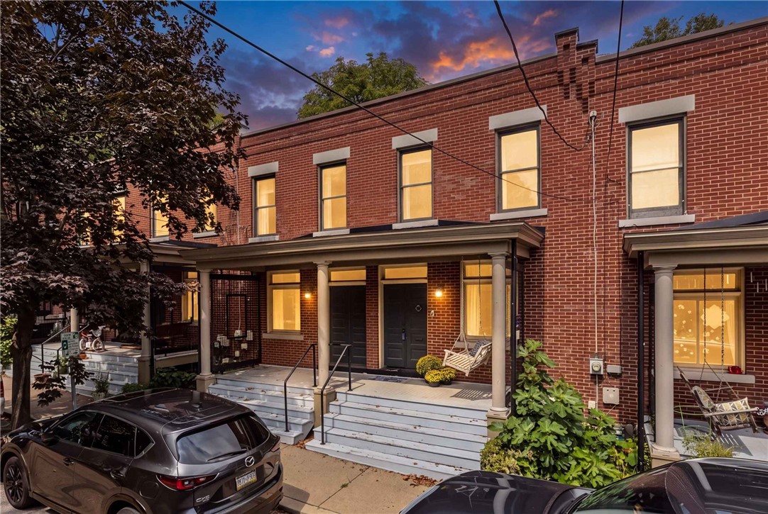 4 Clarendon Place