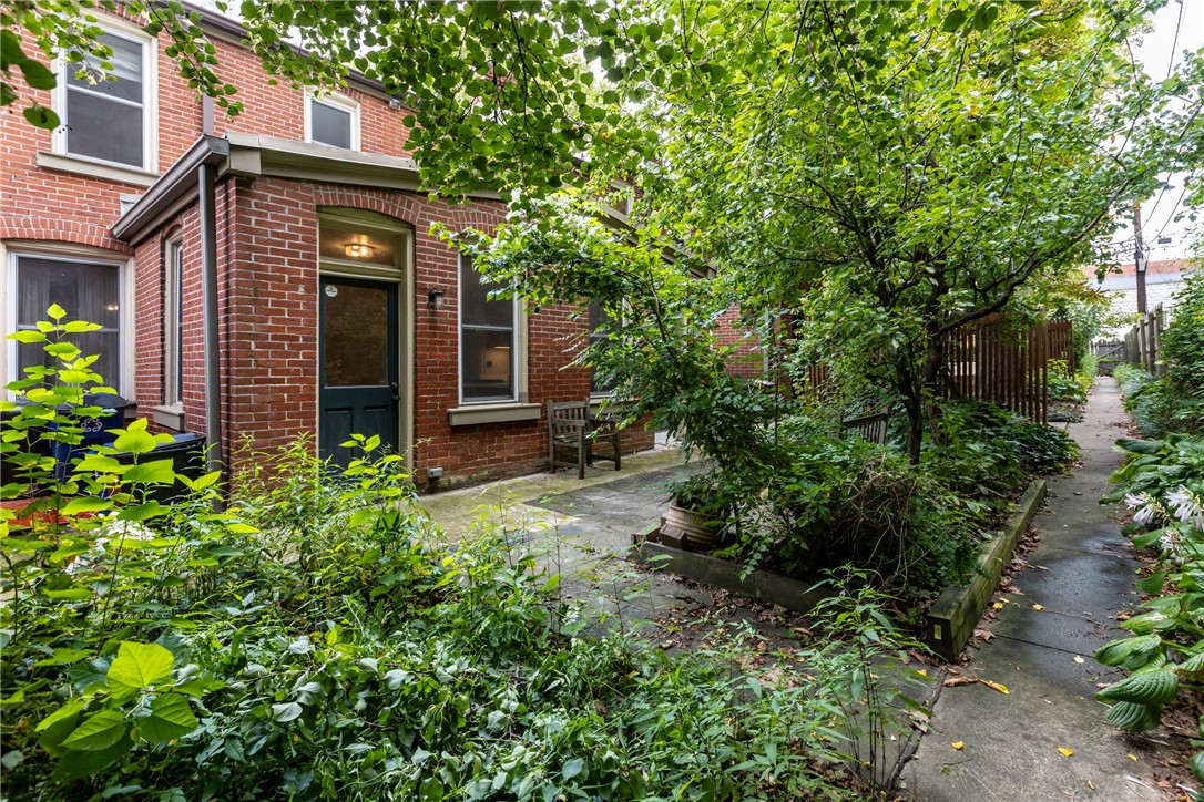 4 Clarendon Place