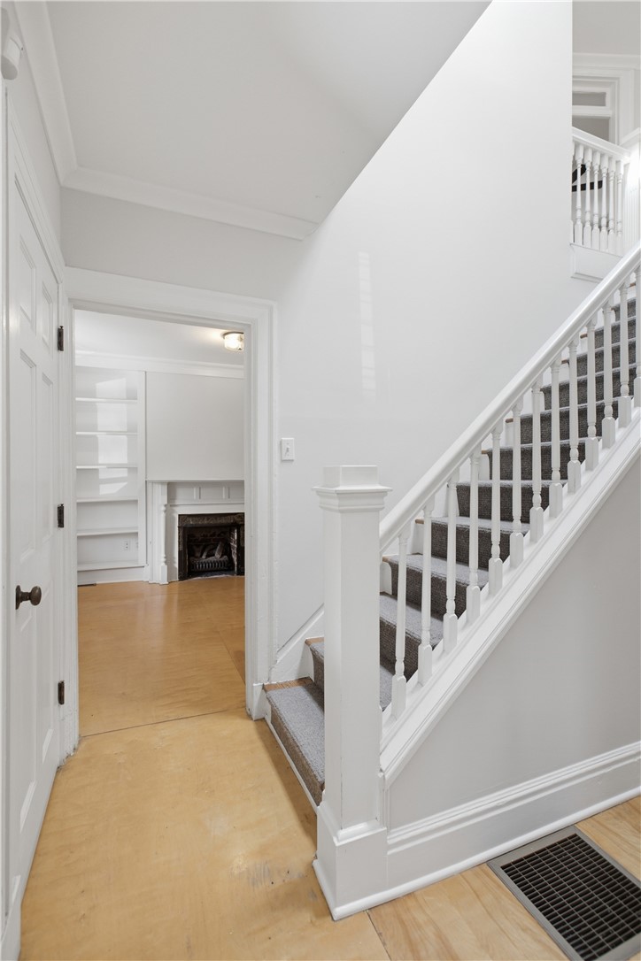 4 Clarendon Place