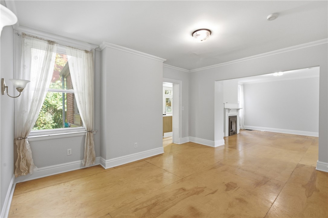 4 Clarendon Place