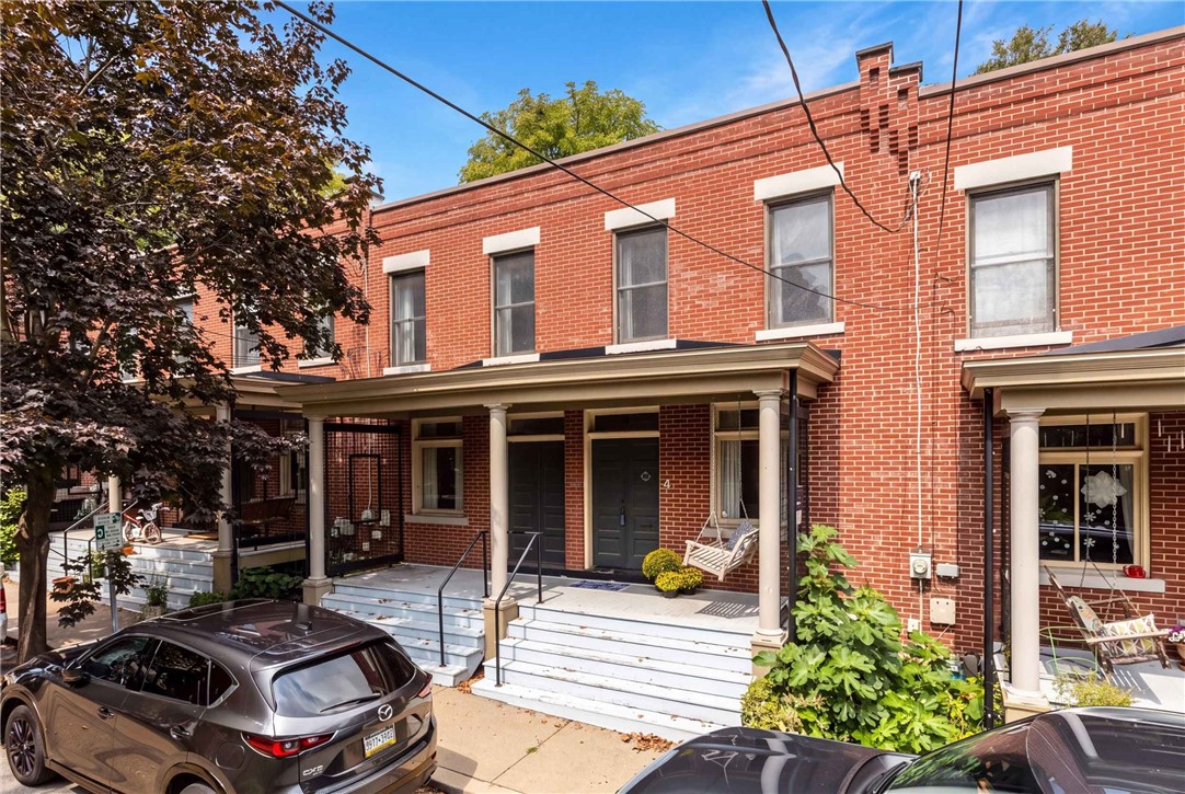 4 Clarendon Place