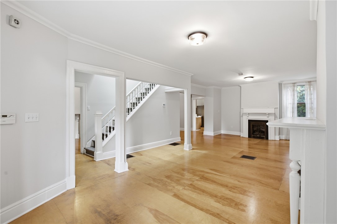 4 Clarendon Place