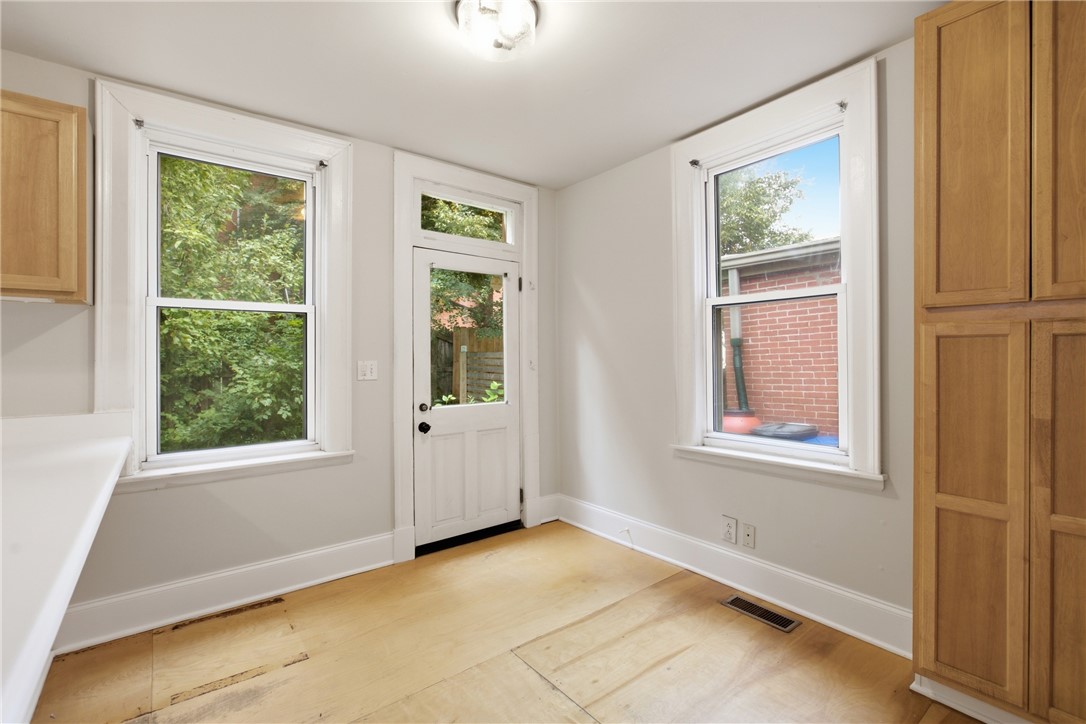 4 Clarendon Place