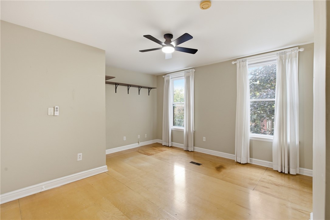 4 Clarendon Place