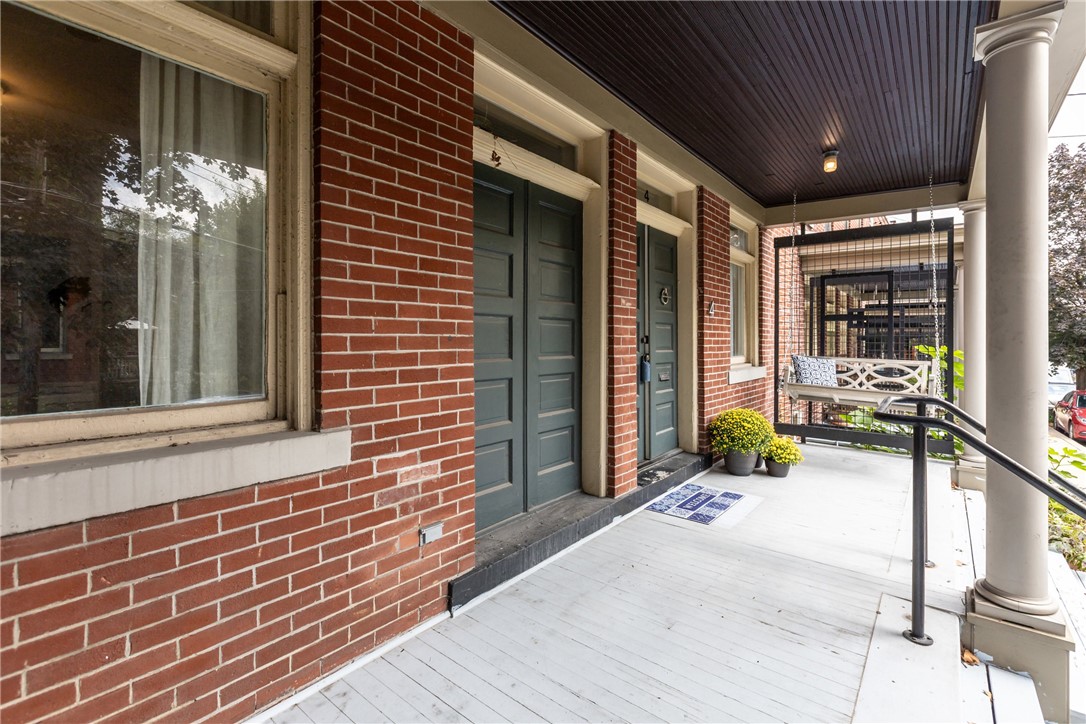 4 Clarendon Place