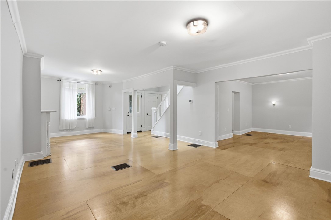 4 Clarendon Place