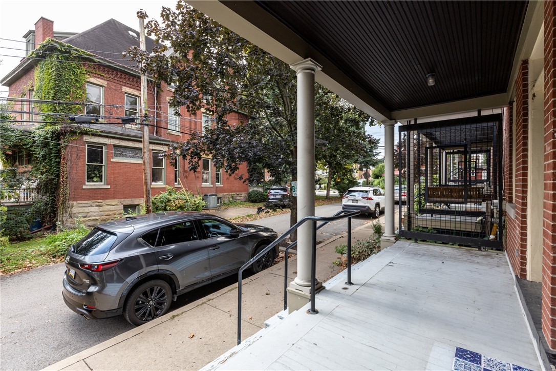 4 Clarendon Place