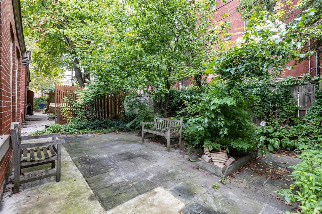 4 Clarendon Place
