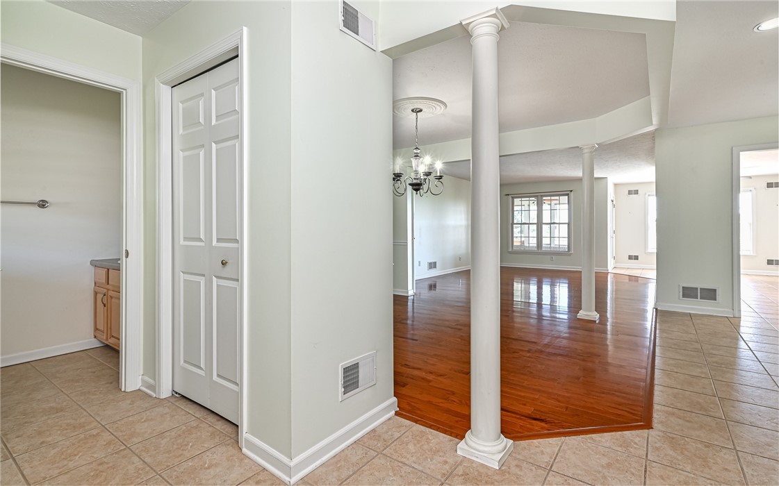 101 Walker Ln
