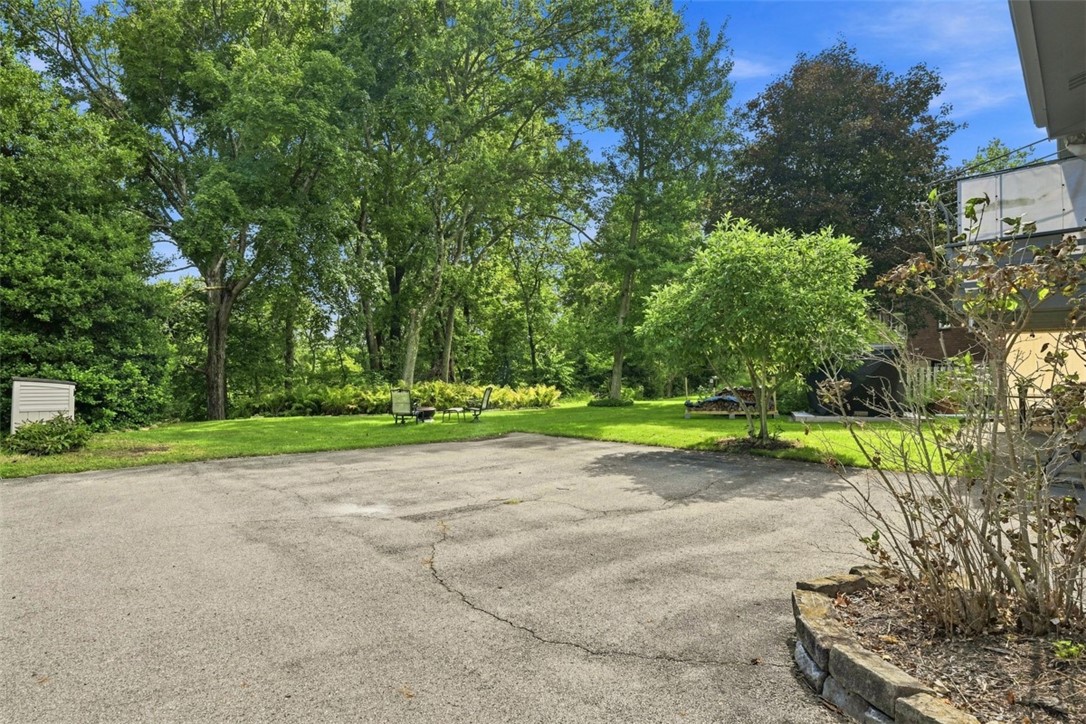 323 Tadmar Ave