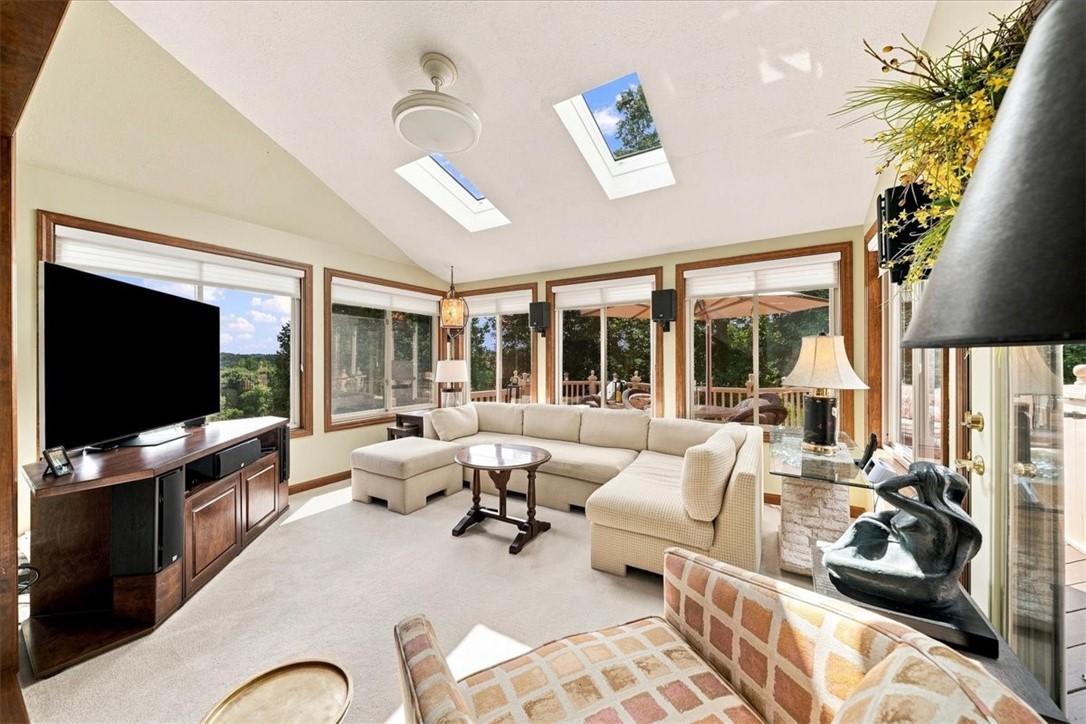 114 Hidden Valley Ct