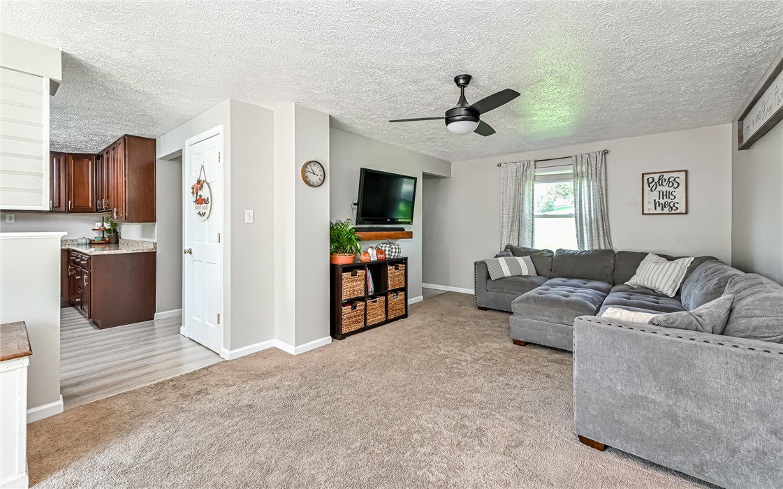 3523 Woodlake Dr