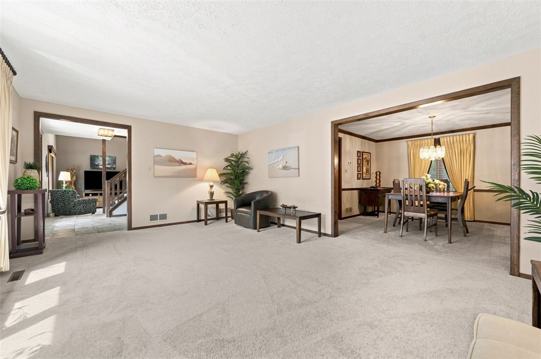 6103 Berkshire Ct
