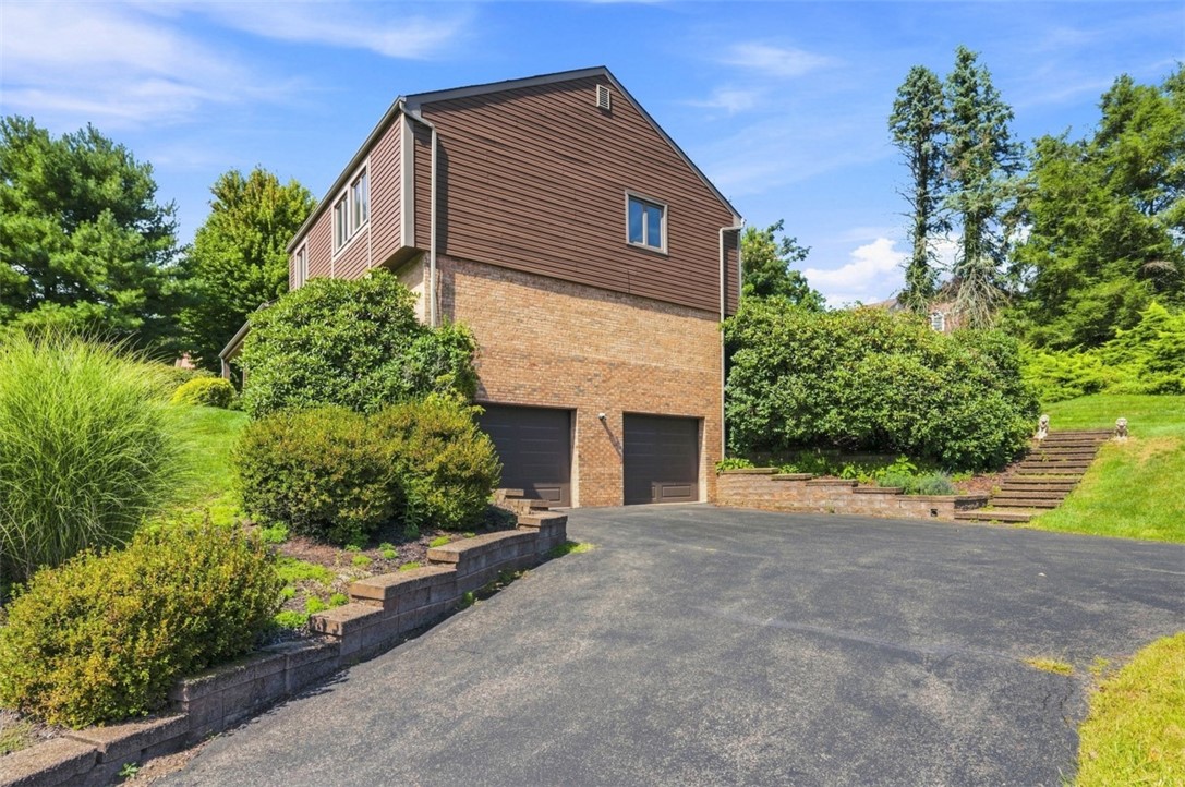 6103 Berkshire Ct