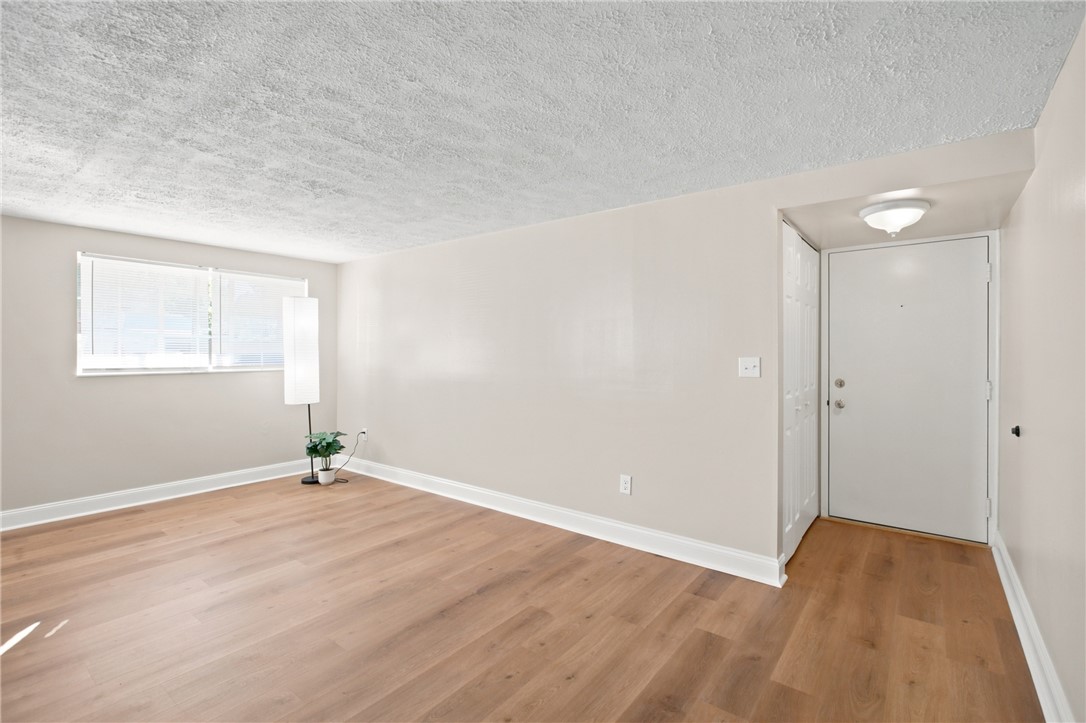 957 Wood Hollow D