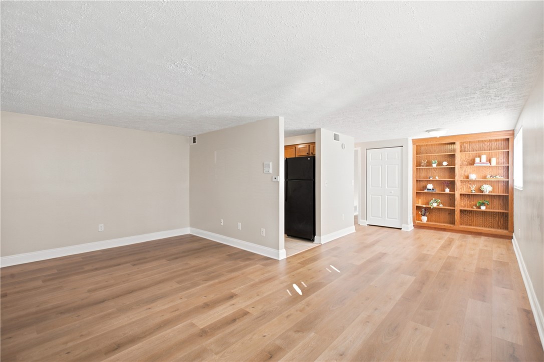 957 Wood Hollow D