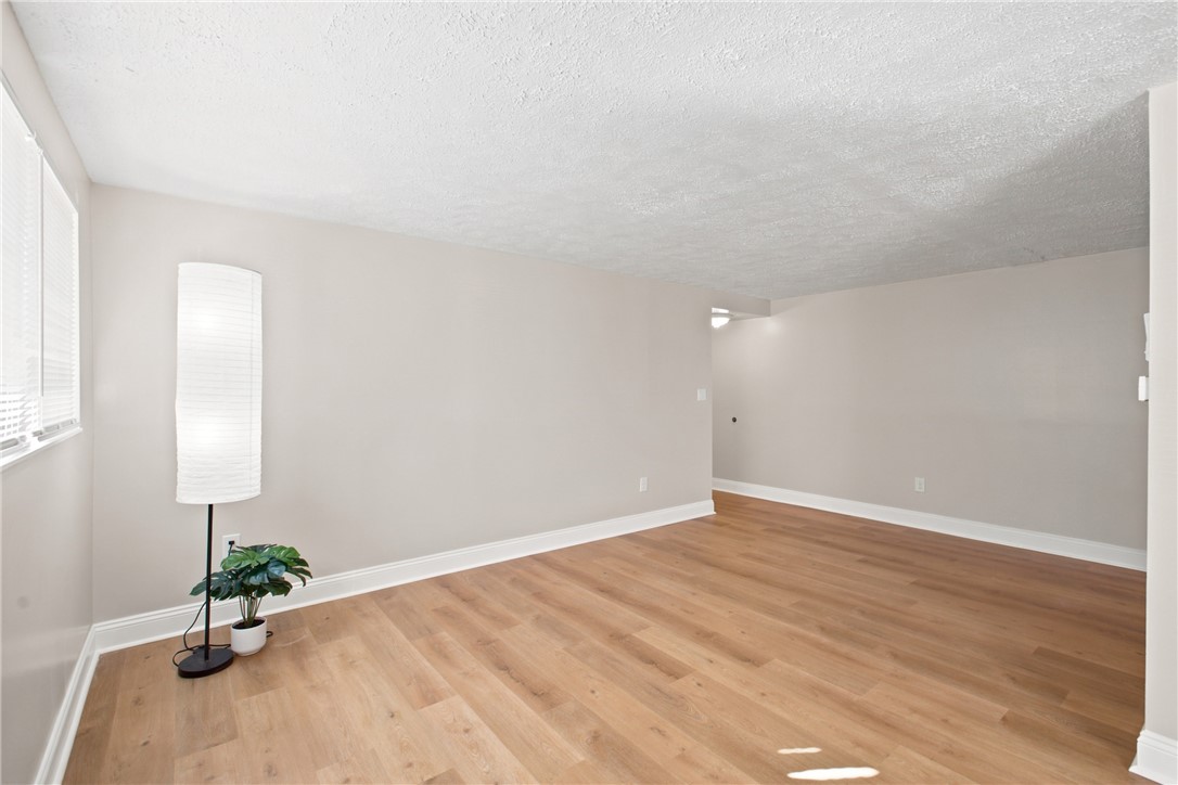 957 Wood Hollow D